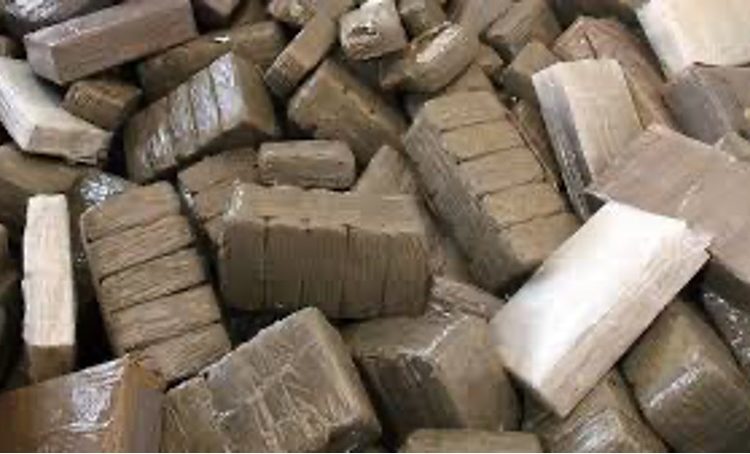 Un trafiquant de drogue  arrêté en possession d’une  quantité de shera découverte chez lui