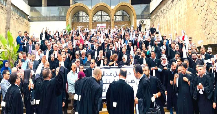 Les avocats du Maroc marquent une suspension totale de l’activités liées à la défense