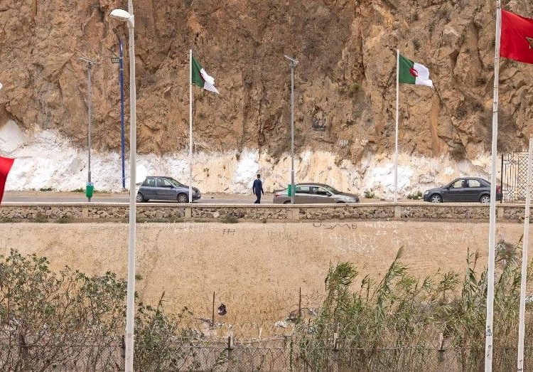 Parmi eux, des jeunes de Tanger : 36 détenus libérés d’Algérie et extradés au Maroc