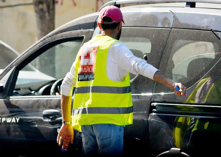 Le Wali Tazi décide de cesser la délivrance de permis de gardiens de voiture