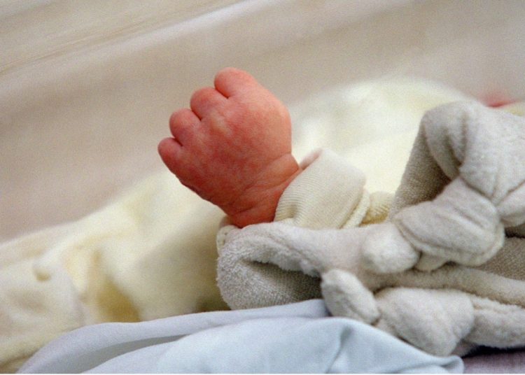 Un Nouveau-Né de sexe féminin jeté près de l’Hôtel de ville