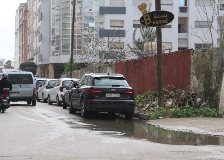 Manque d’Entretien des Trottoirs et des Espaces Verts : Une Négligence communale