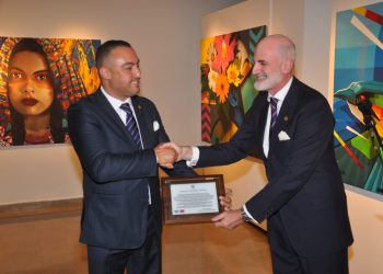 Exposition d&rsquo;art salvadorien à l’Institut Cervantes de Tanger : Un Voyage au Cœur de la Création Visuelle