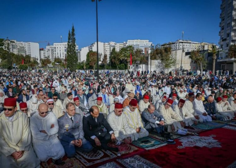 Afflux de fidèles à l’espace de prière syrienne de Tanger pour les prières de l&rsquo;Aïd