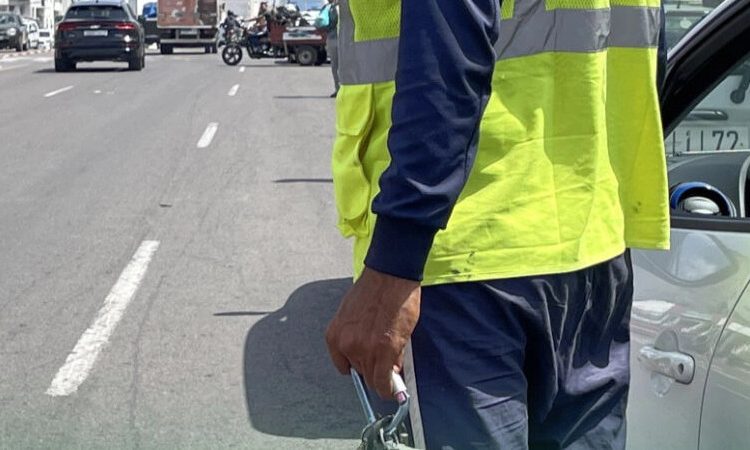 Casablanca régularise le métier de gardien de voitures